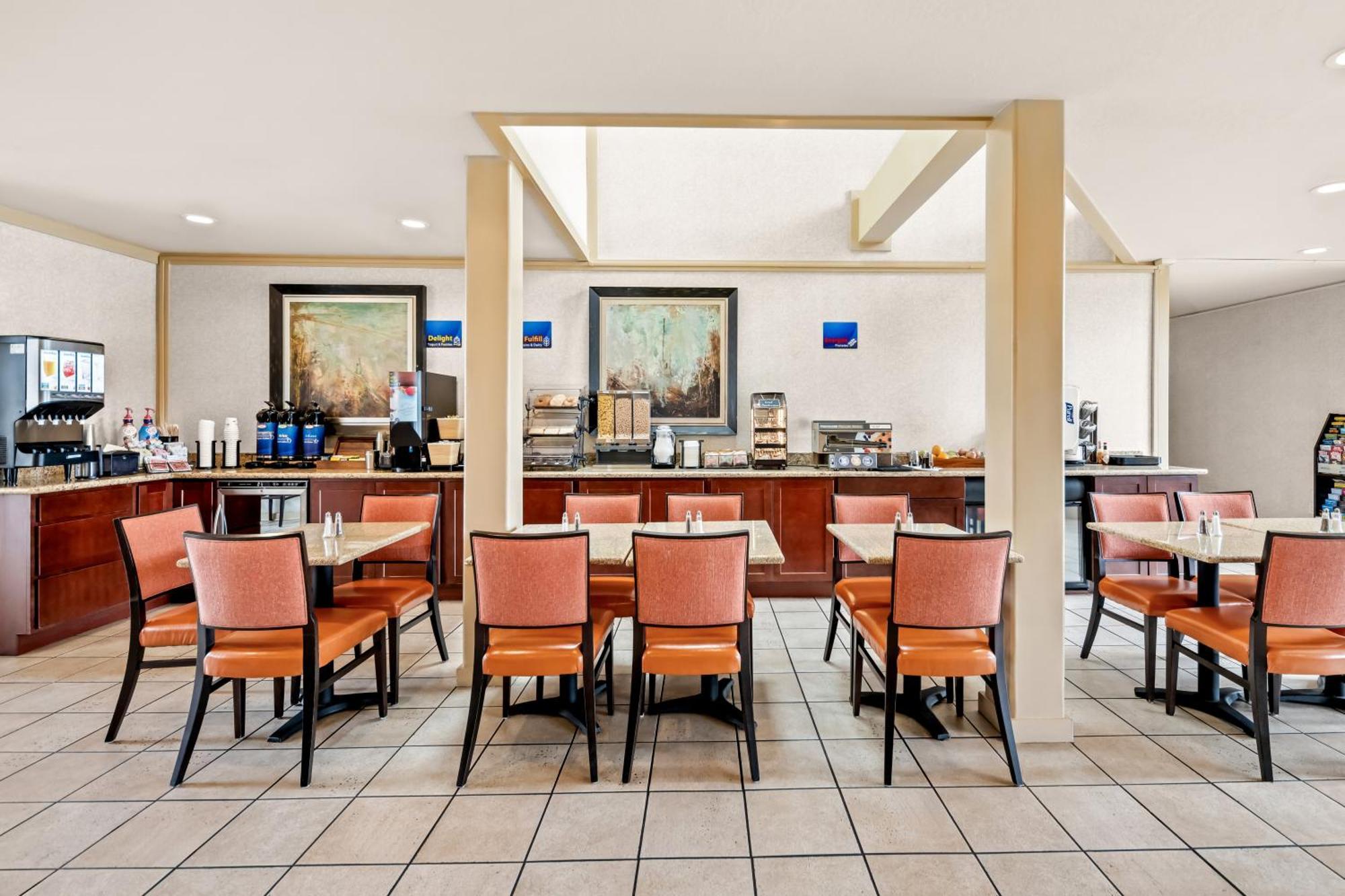 Western De Anza 3*