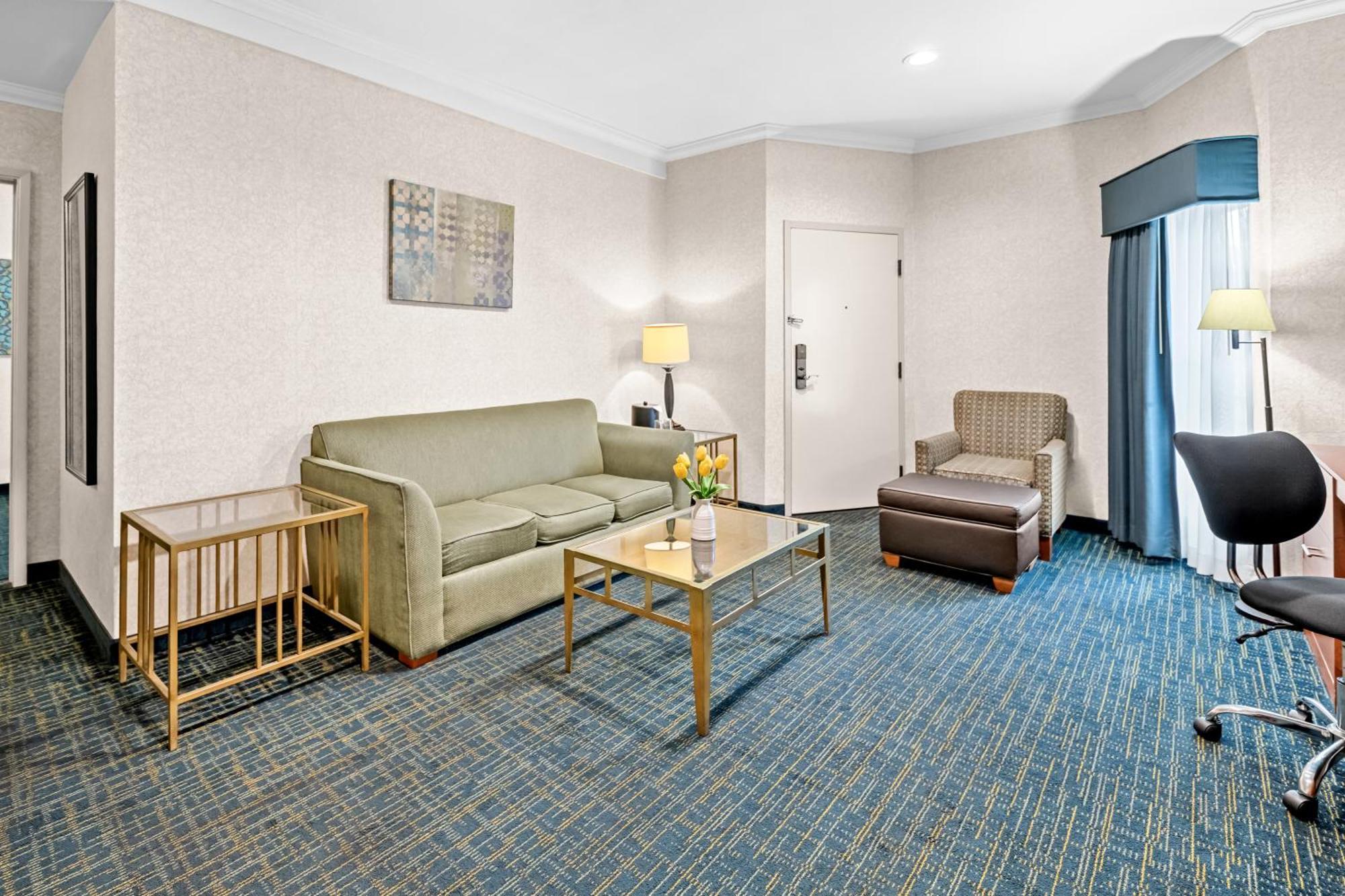Western De Anza 3* Monterey